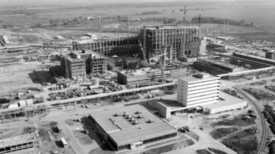 Paks, atomerőmű, 1975