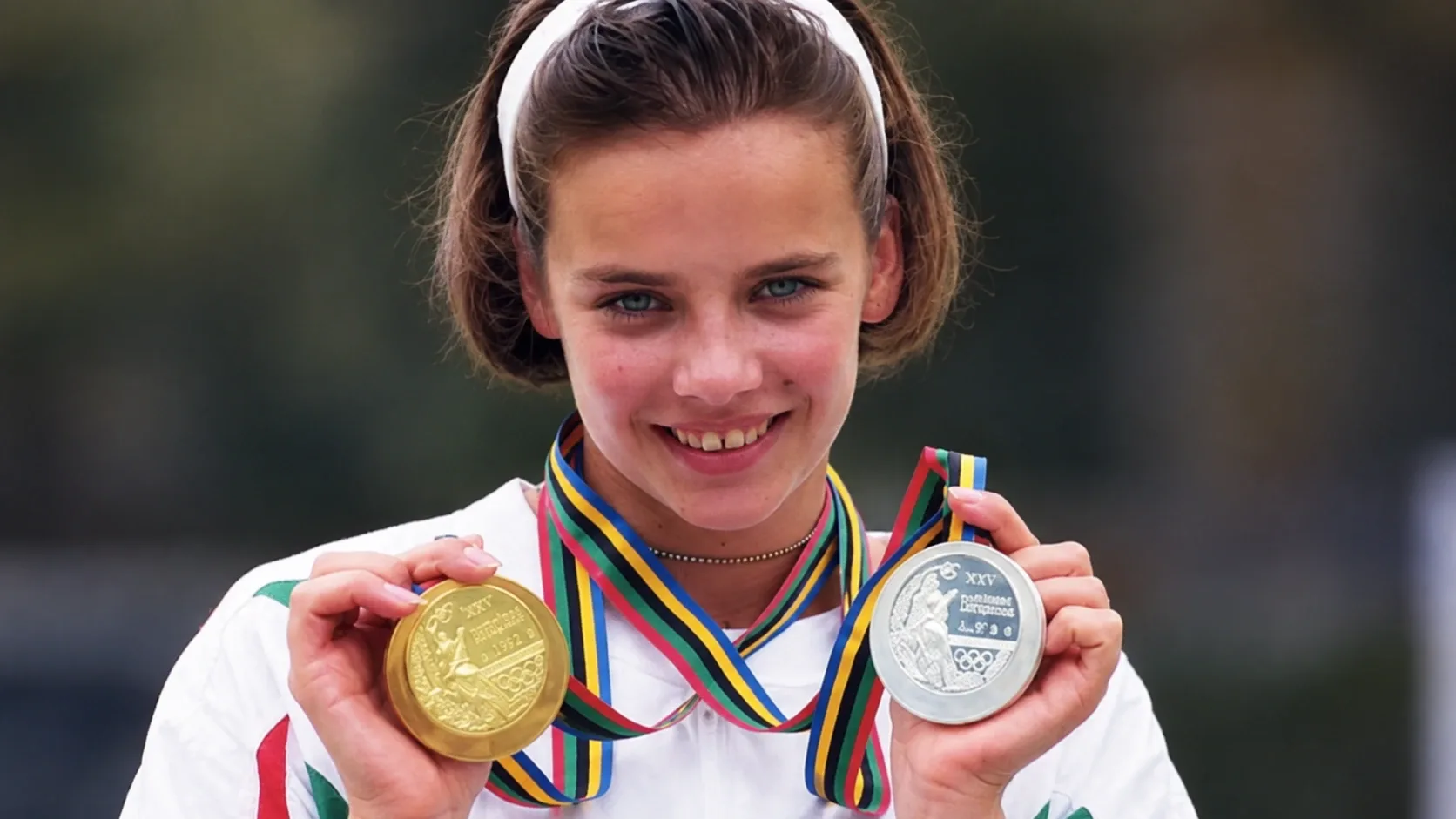 Ónodi Henrietta olimpiai sikereit felidéző AI-generált illusztráció arany- és ezüstéremmel.