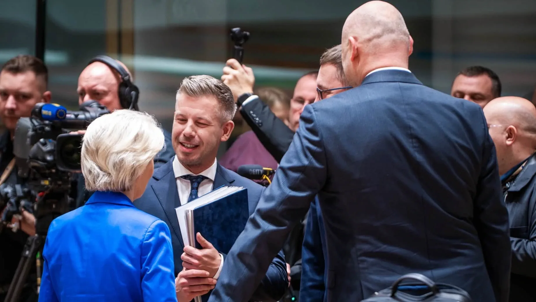 Magyar Péter és Ursula von der Leyen