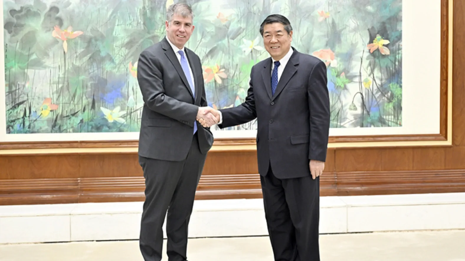 Chinese vice premier meets with senior U.S. Treasury official